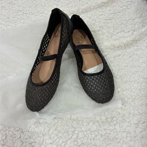 Black Woven Women's Flats
